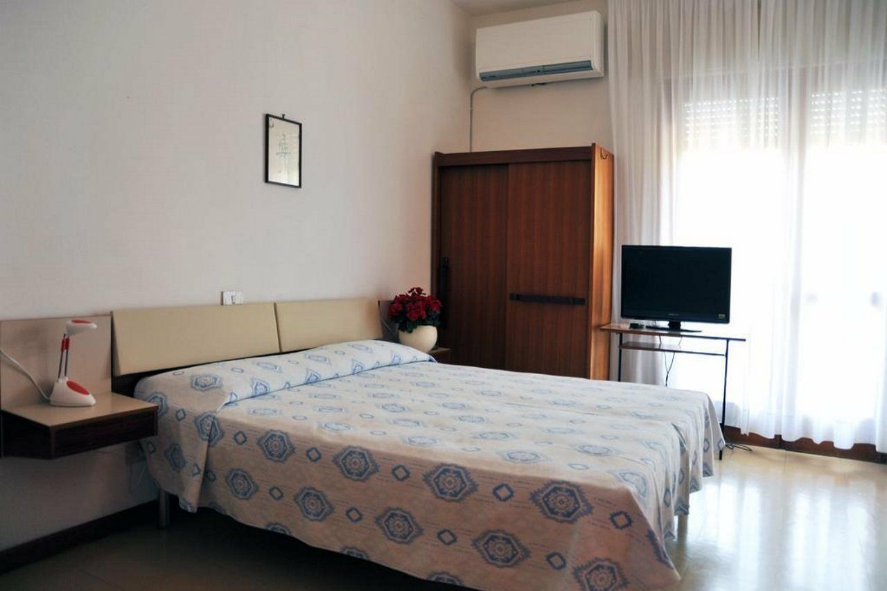 Hotel Reno リド・ディ・イエゾロ エクステリア 写真